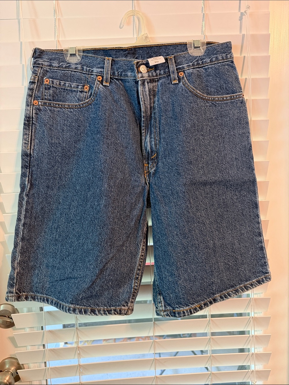 NWOT Men’s Levi’s Dark Denim Shorts Size 34
